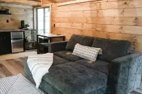 Secluded Cabin Minutes from Snow Trails & I-71