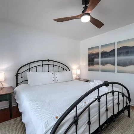 Mountain Lux Home - 5 Mins to Downtown Brevard & 8 Mins Pisgah National Forest!