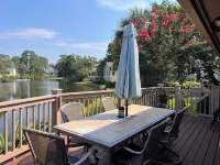 Beautiful Lagoon View! 4 Bikes, Community Pool, Tennis and Pickleball
