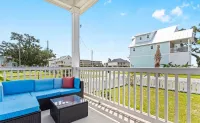 Luxury Home / Beach Views & Pool / EV Charger - Beach