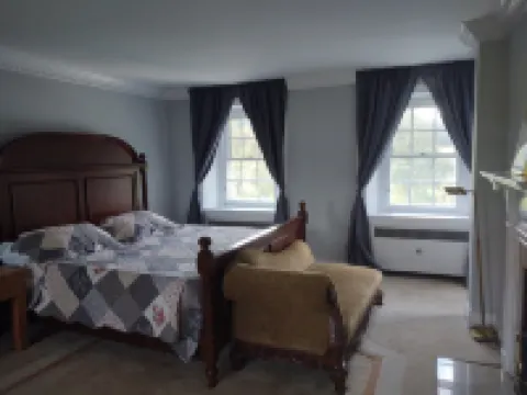 Idyllic 50 Acre Retreat w/ Pool, Tennis, Fishing; Built for XL Groups to Escape!