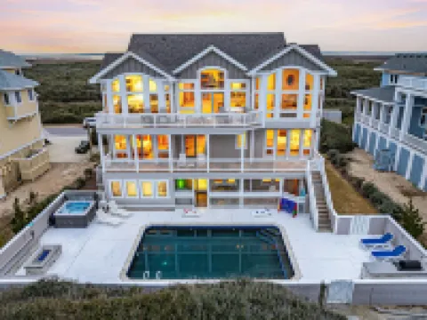Oceanfront, Game Room, Decks, Heated Pool, Hot Tub, Ocean Views, Fully Loaded Hotels in Corolla