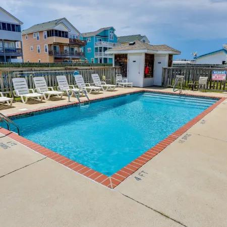 3 bedroom condo with oceanfront just steps away!