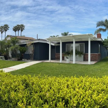HEATED POOL & JACUZZI, QUIET, AIRY SPA LIKE BACKYARD, NEAR NEWPORT BEACH