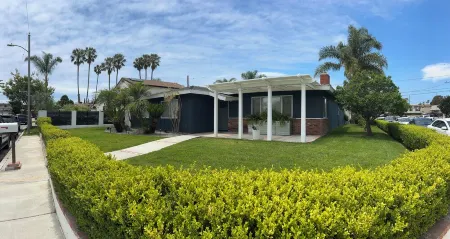 HEATED POOL & JACUZZI, QUIET, AIRY SPA LIKE BACKYARD, NEAR NEWPORT BEACH Отели рядом с достопримечательностью «OC Fair & Event Center»