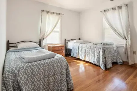 Peaceful 3BR home; 5 min walk to downtown Milford!