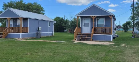 Cozy New Cabins Отели в г. Сидрифт