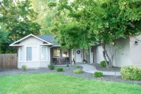 Charming Meridian House~ Amazing Location! Hotels in Meridian