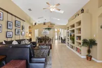 Elegant 5bd / 4ba Villa with pool / Spa near Disney