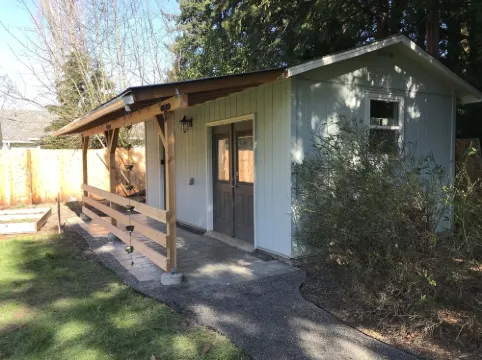 Private guest house-minutes away from Portland, Nike and many more!