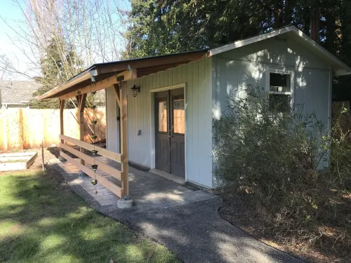 Private guest house-minutes away from Portland, Nike and many more!