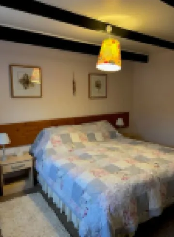 Stable Cottage -  spacious one level cottage with private courtyard.