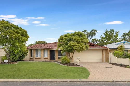 Stylish 5-Bedroom Home Geographe Hotels in Geographe