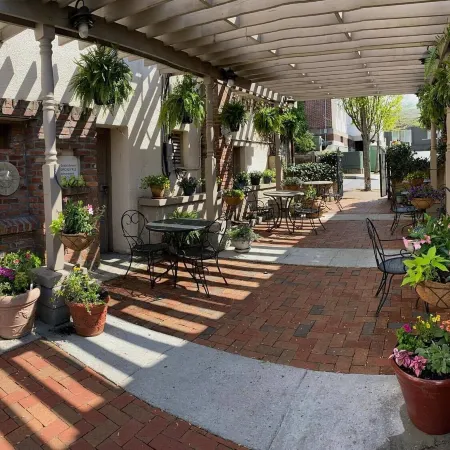 1920s Cottage- Walk to Downtown Waynesville and Hazelwood Village. Pet-Friendly!