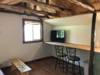 Newly Restored Vintage Cabin Near Bryce, Grand Staircase. Great Views!