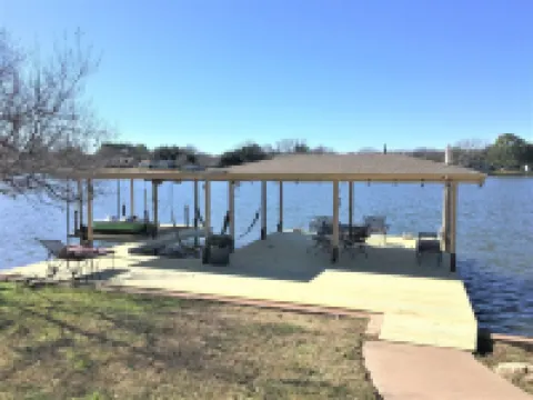 Firefly Cottage - Lakefront Cottage with Huge Dock on Quiet Cove