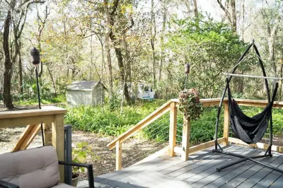 Green House Under the Oaks Near Weeki Wachee Springs & Cabot Farms Golf Course
