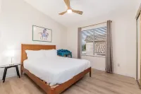 Saguaro Retreat: Heated Pool, Sauna, Spa, Golf, Pool Table, MSG Chair,Sleeps 14