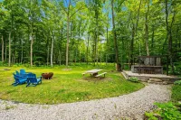 Door County Retreat. Walk to Kangaroo Lake.