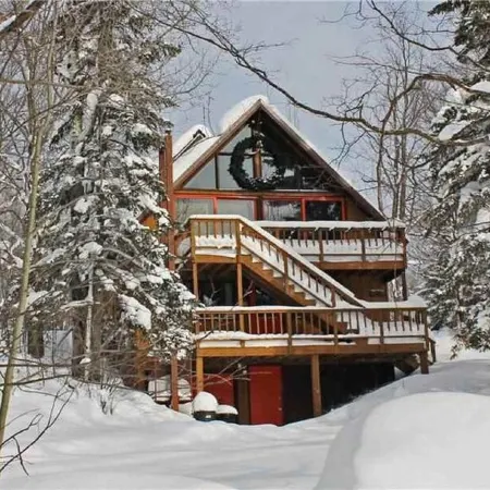 Big Chalet with hot tub on Big Powderhorn Mountain