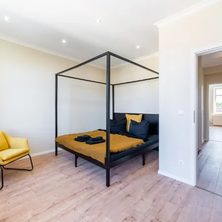 Stylish old building apartment with 2 bedrooms - 200m to the Elbe - close to the center