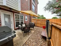 4 bedroom/4.5 bath luxury condominium 1 mile from the Texas A&M campus