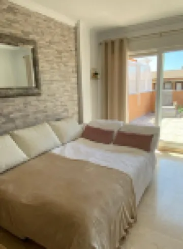 Beautiful modern apartment 1 min from beach