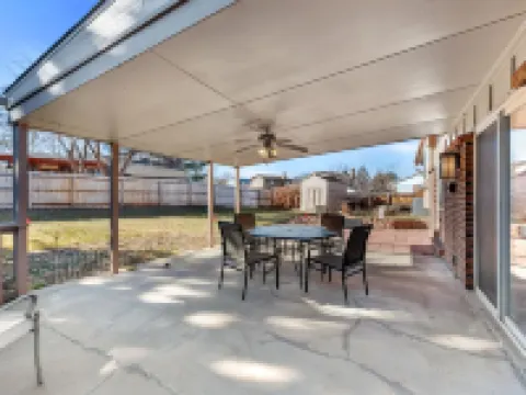 Casa Kaleidoscope: Whimsical Selfie Museum - 5bd sleeps 15 Hotels in Arvada