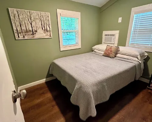 St. Johns River Cabin (Pet Friendly) Hotels in Putnam County