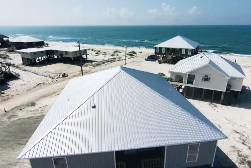 Steps from the Beach! Water view from each bedroom! Great for multiple families! Hotel di Dauphin Island