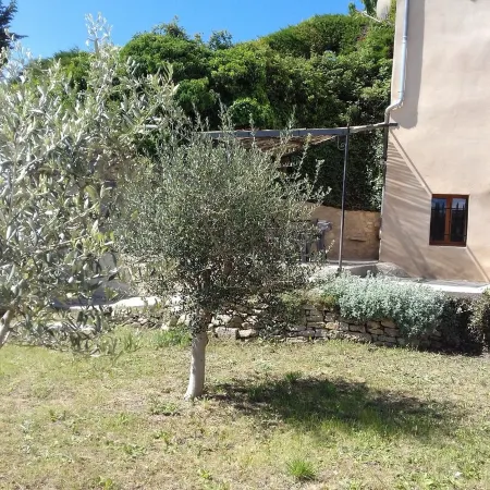 "Carlota "Semi-troglodyte house 200m from all amenities Отели в г. Малосен