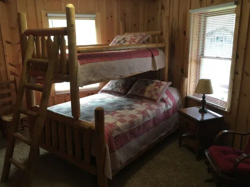 Fern Creek Cabins @ New River Gorge, Secluded, White Water, Hiking, Hot Tub.