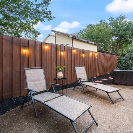Modern Family Haven, Pool, Game Room,Sky Lit Atrium,5 bedrooms,King beds,3 baths