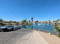 Lakefront Home @ Crazy Horse Campground! Pet friendly