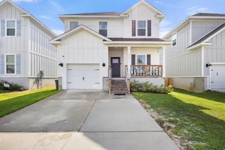 Blue Angel Beach House-2 king suites+Fire pit+air hockey🌴