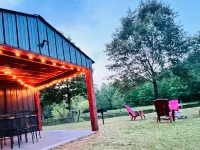 Cozy cabin w/ private pond & firepit. 3 miles to lake & 12 to Crater of Diamonds Hotels in Pike County