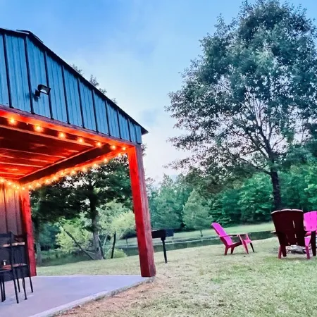 Cozy cabin w/ private pond & firepit. 3 miles to lake & 12 to Crater of Diamonds