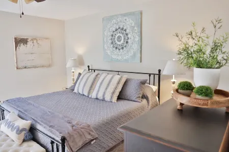 Lovely Lindale Home w/ Gameroom!