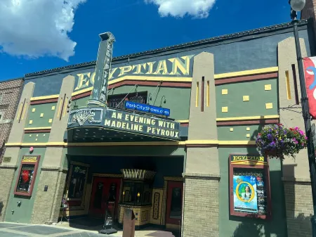 Park City Timber Wolf Chalet - 5 min walk to Cabriolet & 1 min to town shuttle!