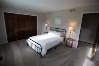 Oasis at Avalon Lakes - Hot Tub -  Gas Fire Pit -  Outdoor livingroom w/gas fire