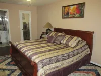 Cayce Charm Minutes to Downtown Columbia