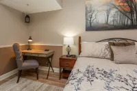 Newly remodeled / prime location  / indoor pool - Private Pools