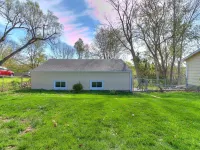 Spacious Valley Junction Retreat Hotels near Clive Elementary School