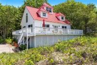 Beachin Lighthouse Villa at Silver Lake Sand Dunes and Little Sable Lighthouse Hotel a Golden Township