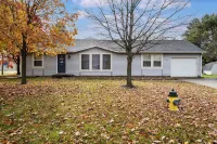 Comfy, Convenient, and Charm 3BR Retreat near BGSU