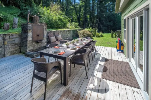 NEW!! Amazing Views & 2 porches. 2 Dens. Fire Pit. Hot Tub. Game Room. Smart TVs - Wifi