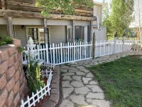 Country Living Private Apt w/Mini Petting Zoo