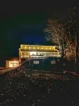 Joyful Townhouse with 3 bedrooms and 2 playrooms Hotels near Hawk Falls