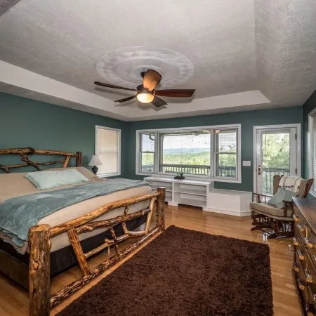 Lookout Point Cabin-Long Range Mt View-PAVED ROADS-Hot tub-Fire Pit-Dog friendly