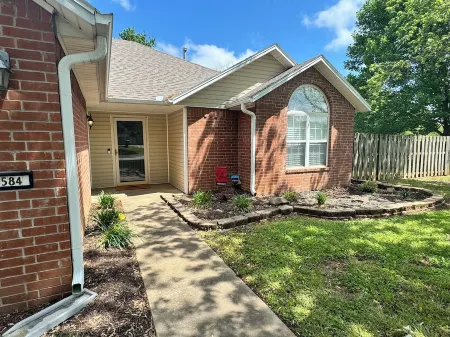 Faytown Cozy! 4 miles to UofA and DT Fayetteville